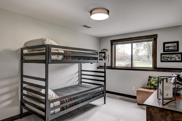 33 12   Lower Level Bedroom   2 1